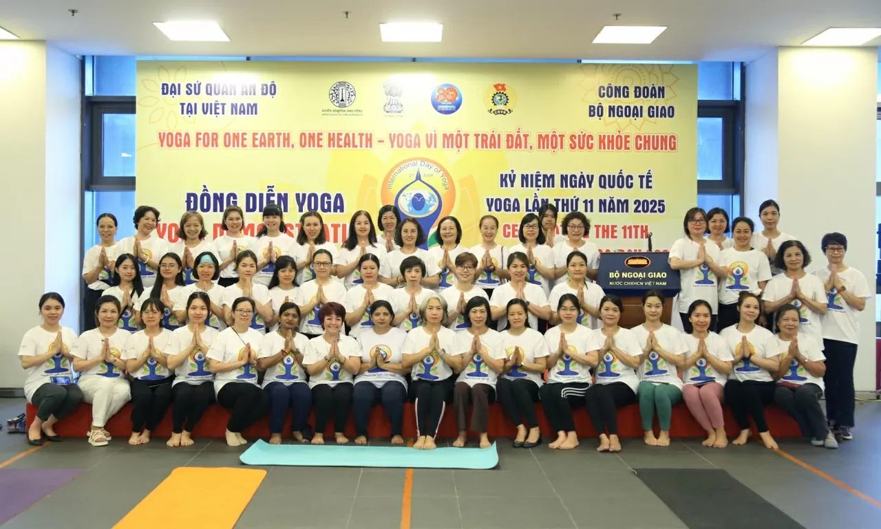 Đồng diễn Yoga. (Ảnh: Thành Long)
