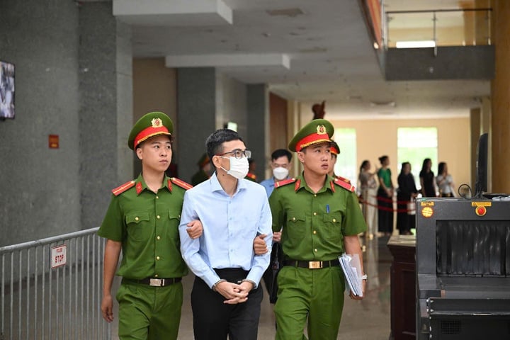 Le défendeur Le Hai Tra, ancien directeur général adjoint de la Bourse de Ho Chi Minh-Ville.