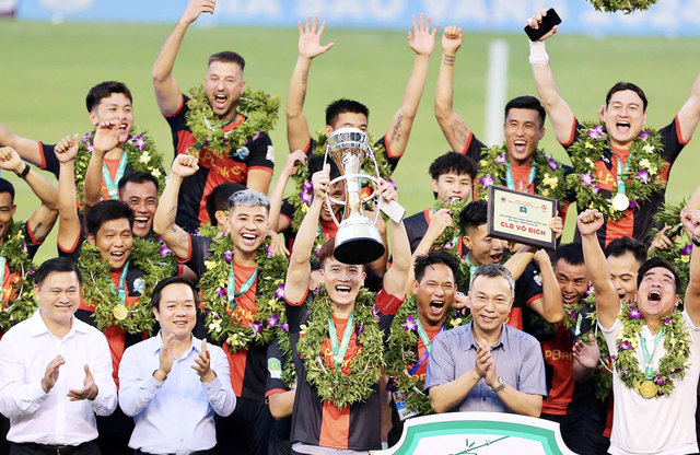 V-League mùa tới sẽ hay đây: Ninh Bình ‘tậu’ HLV Barcelona B, Nam Định có giữ nổi ngôi vương?- Ảnh 1.