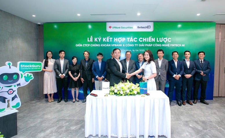 VPBankS 'bắt tay' Fintech AI: Đưa StockGuru trở thành 'trợ lý ảo' đầu tư chứng khoán 
- Ảnh 1.