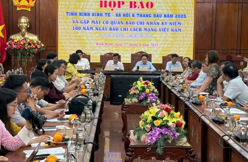 Quang cảnh buổi họp báo