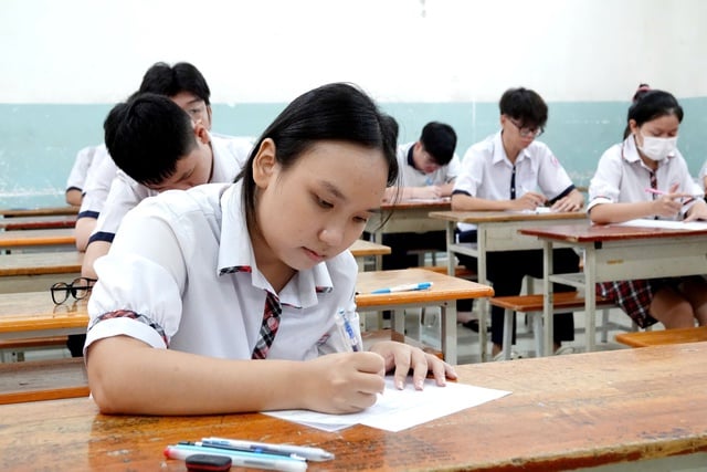 Ôn tập hiệu quả cho kỳ thi tốt nghiệp THPT năm 2025 với đề minh họa mới - Ảnh 3.