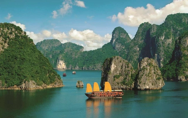 vinh-ha-long-viet-nam.webp