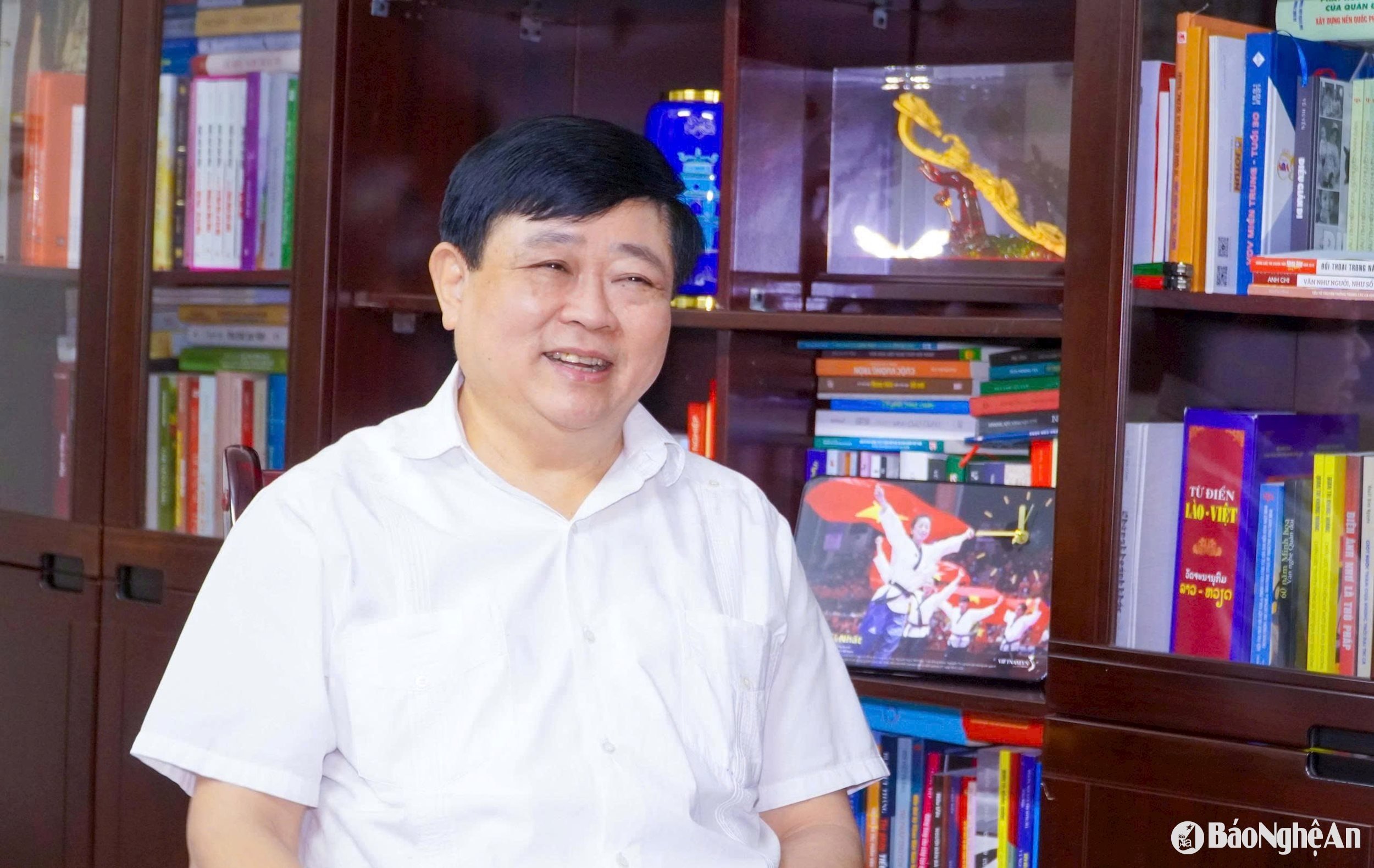 Mr. Nguyen The Ky, former member of the Party Central Committee; Vice Chairman of the Central Theoretical Council, former Editor-in-Chief of Nghe An Newspaper. Photo by Dinh Tuyen. jpg
