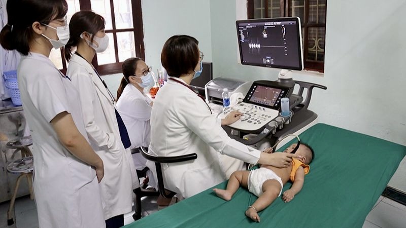 Tuyên Quang chú trọng y tế, giáo dục và văn hóa cho trẻ em