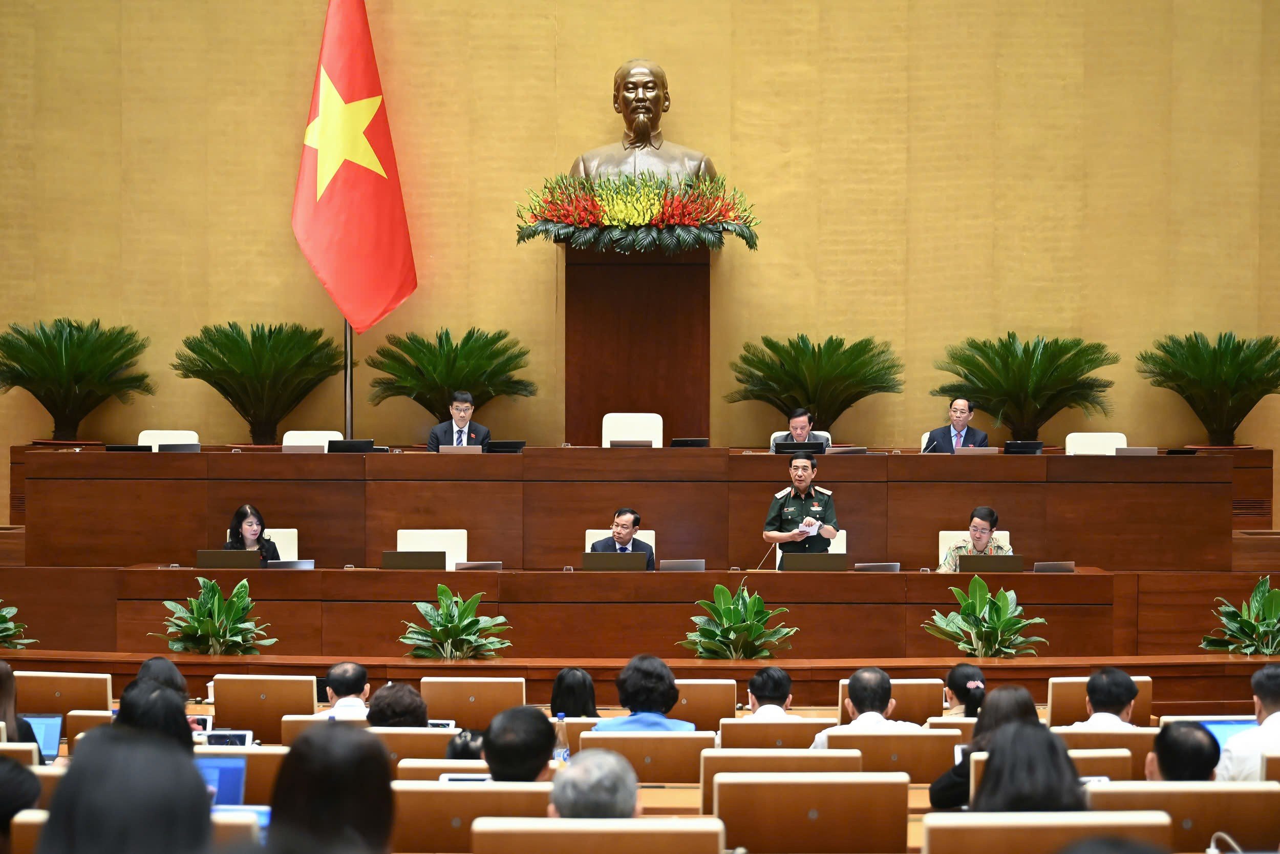 Quốc hội đã thảo luận ở hội trường về dự án Luật Tham gia lực lượng gìn giữ hòa bình của Liên hợp quốc. (Ảnh: quochoi.vn)
