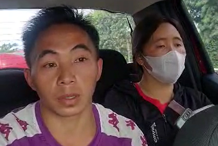 Zwei Personen erzählen die Geschichte im Taxi. (Foto: Ausschnitt aus Clip).
