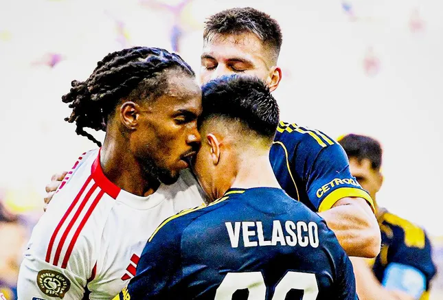 Xuất hiện trận đấu bạo lực nhất từ đầu FIFA Club World Cup 2025 ảnh 1