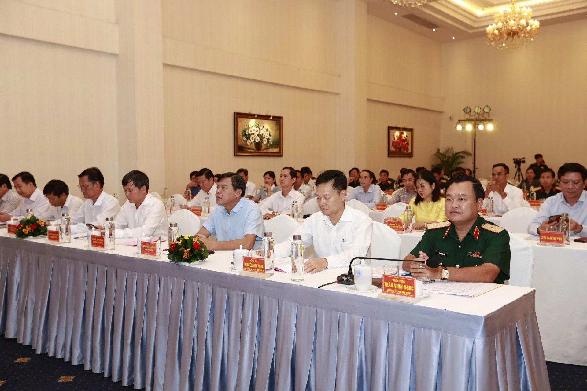 Các đại biểu tham dự buổi gặp mặt