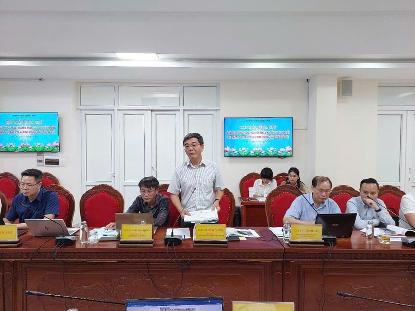 GS-TS Nguyễn Quốc Dũng - Phó Chủ tịch Hội Đập lớn và Phát triển nguồn nước Việt Nam trình bày quan điểm tại hội thảo.