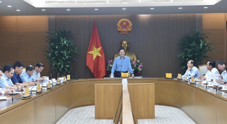 Phó Thủ tướng Mai Văn Chính chủ trì cuộc họp về phương án khai thác, sử dụng hiệu quả sân vận động quốc gia Mỹ Đình - Ảnh: VGP/Giang Thanh