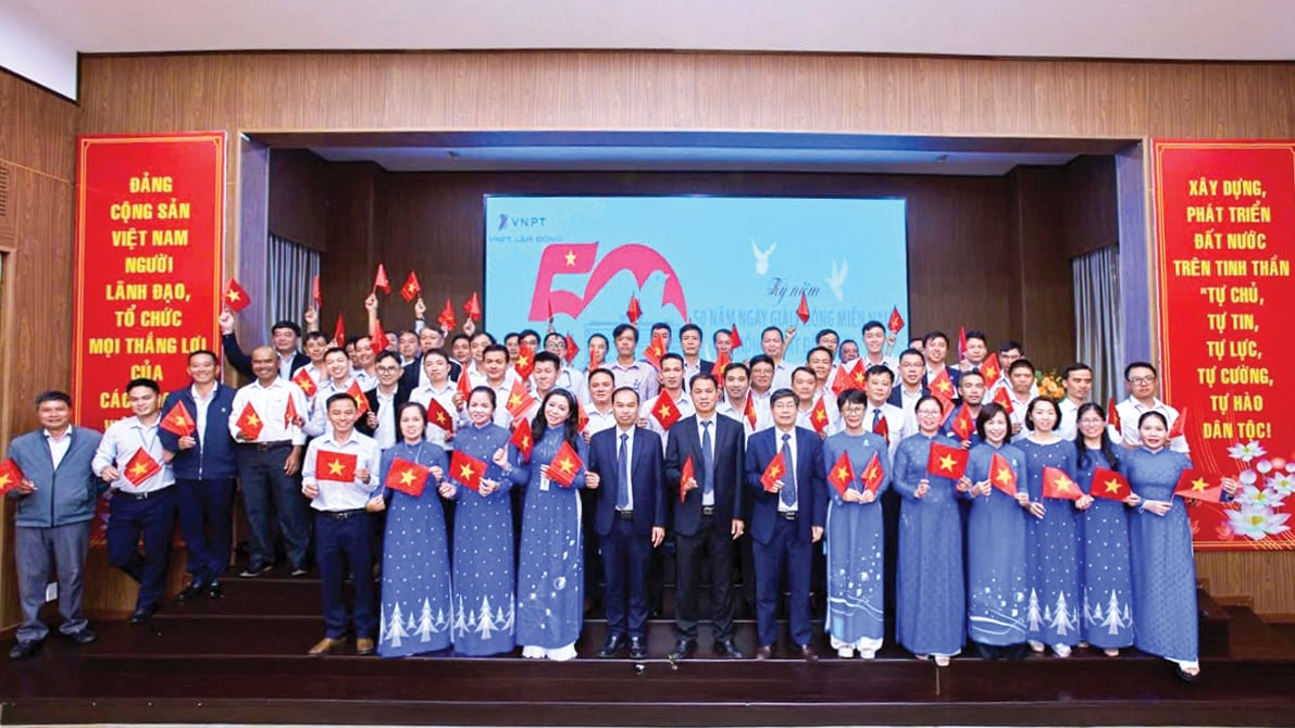 Không khí Lễ kỷ niệm 50 năm Ngày Thống nhất đất nước tại VNPT Lâm Đồng