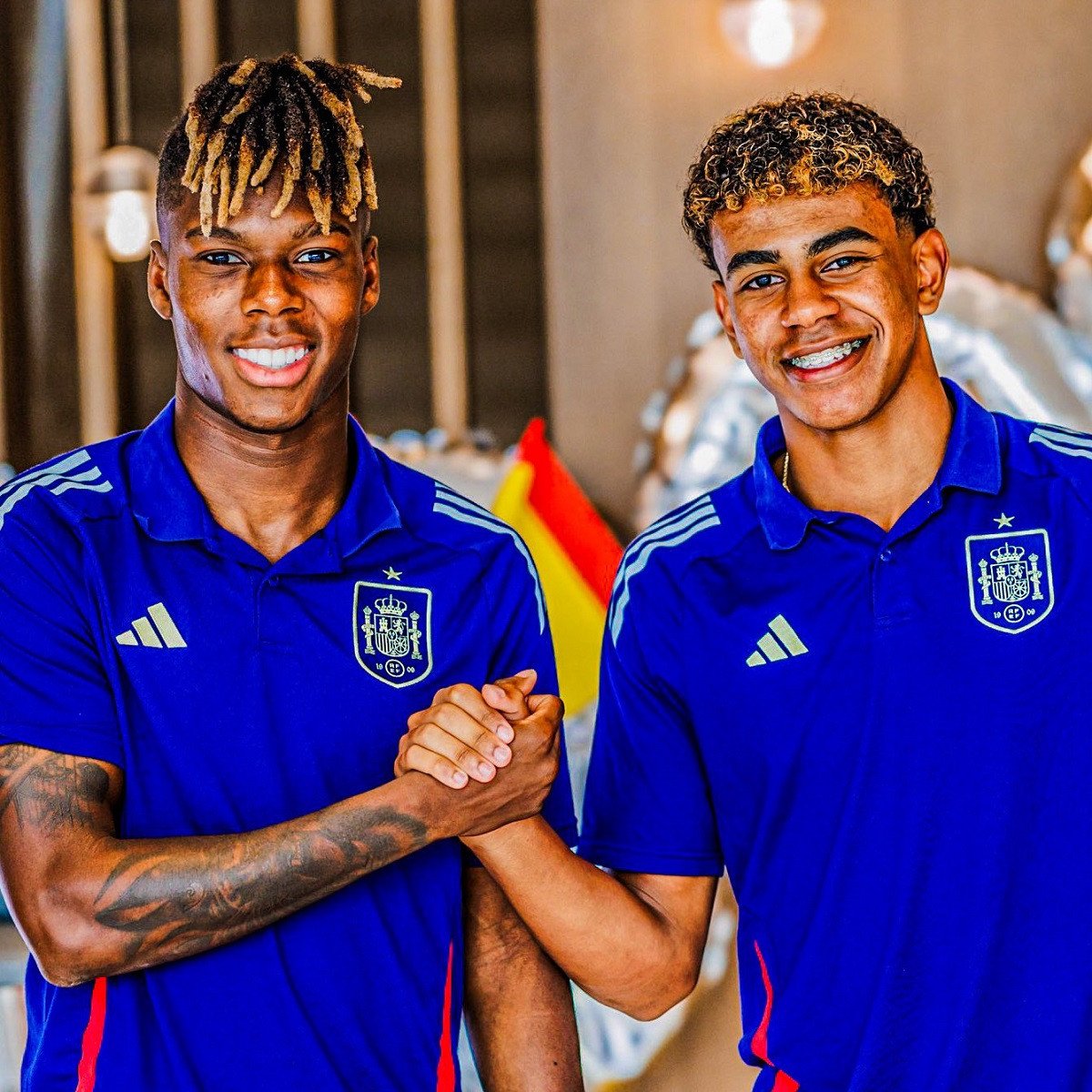 Lamine Yamal Nico Williams Euro Foot.jpg