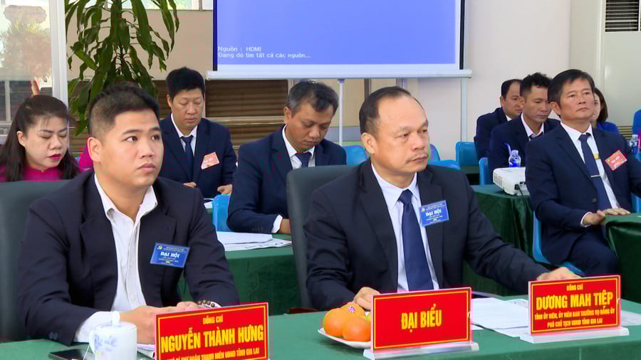 dung-khanh00-00-54-04still232.jpg
