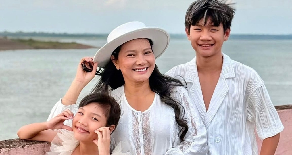 La reina de las escenas calientes, Kieu Trinh, revela que su hija de 9 años mide casi 1,5 m.