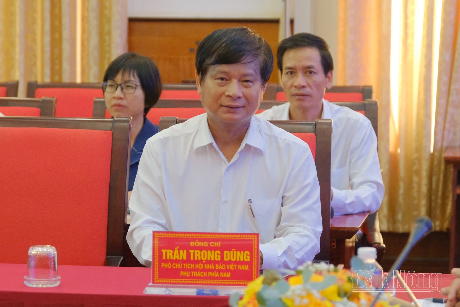 Đồng chí Trần Trọng Dũng, Phó Chủ tịch Hội Nhà báo Việt Nam tham dự tọa đàm
