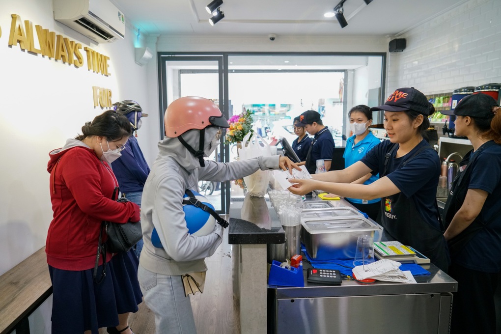 Vì đâu loạt thương hiệu ăn uống đình đám một thời tại TPHCM dần rơi rụng? - 2