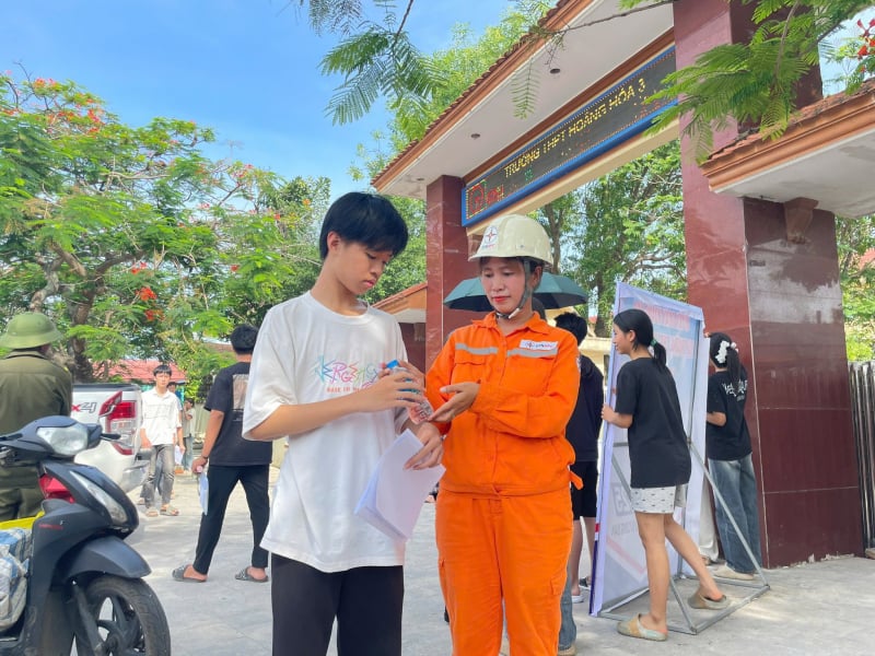 EVN triển khai nhiều giải pháp đảm bảo điện phục vụ kỳ thi tốt nghiệp -0