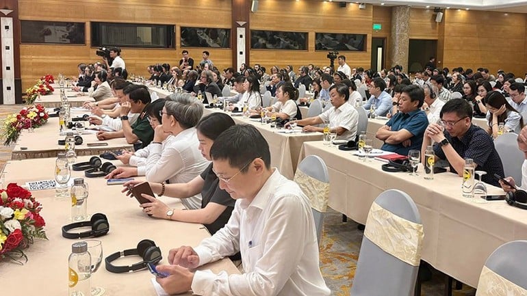 Họp báo quốc tế về sửa đổi, bổ sung Hiến pháp và triển khai mô hình tổ chức chính quyền địa phương 2 cấp