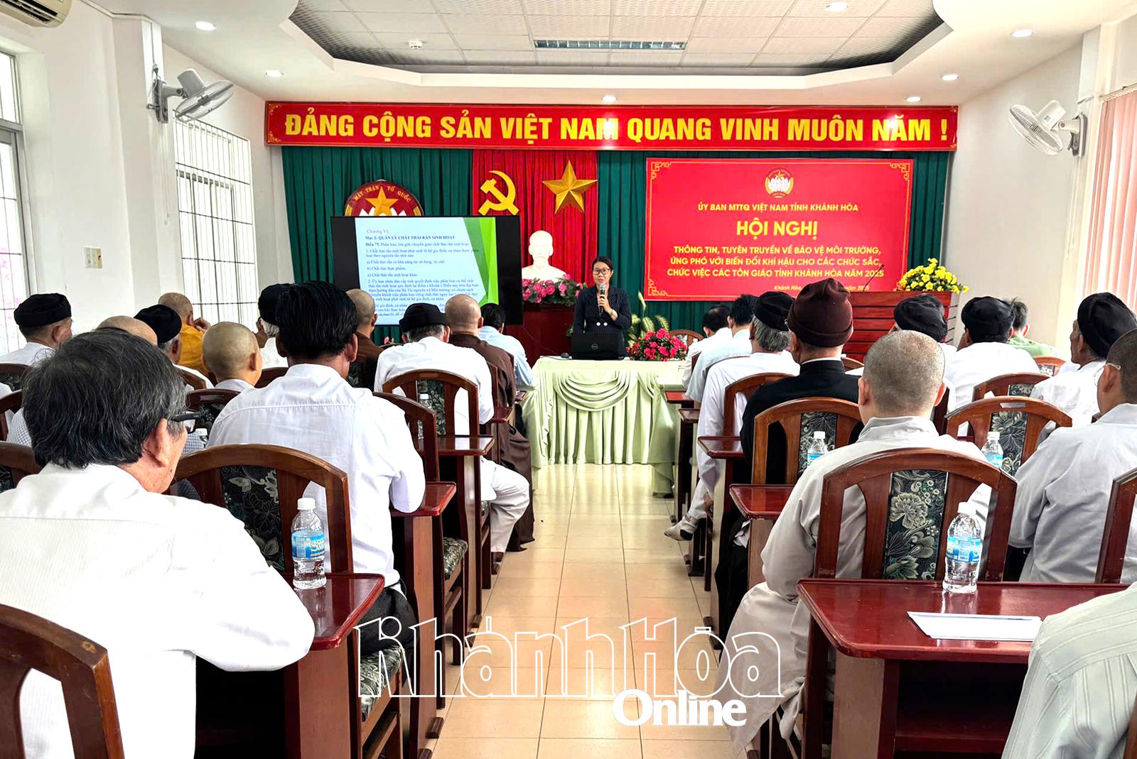 Báo cáo viên phổ biến  nội dung về công tác bảo vệ môi trường và ứng phó với biến đổi khí hậu theo kế hoạch giai đoạn 2023–2026, trọng tâm là năm 2025. Ngoài các vấn đề thực tiễn, hội nghị cũng tập trung truyền đạt những quy định pháp luật liên quan, gồm: Luật Bảo vệ môi trường năm 2020 (có hiệu lực từ ngày 1-1-2022), trong đó nhấn mạnh trách nhiệm của cá nhân, tổ chức, cộng đồng dân cư và tổ chức tôn giáo trong bảo vệ môi trường và các văn bản liên quan đến biến đổi khí hậu….
