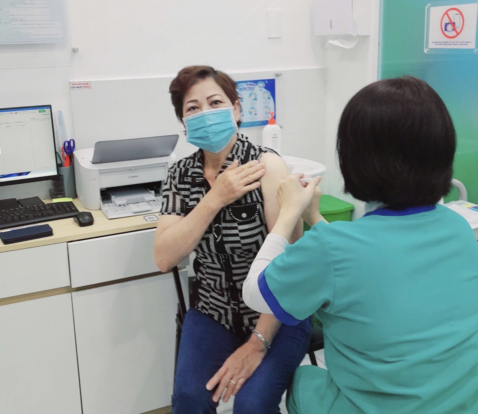 Tiêm chủng phòng bệnh truyền nhiễm