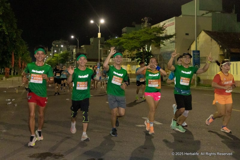 Herbalife Việt Nam lan tỏa lối sống năng động tại Vnexpress marathon Quy Nhơn 2025  -0