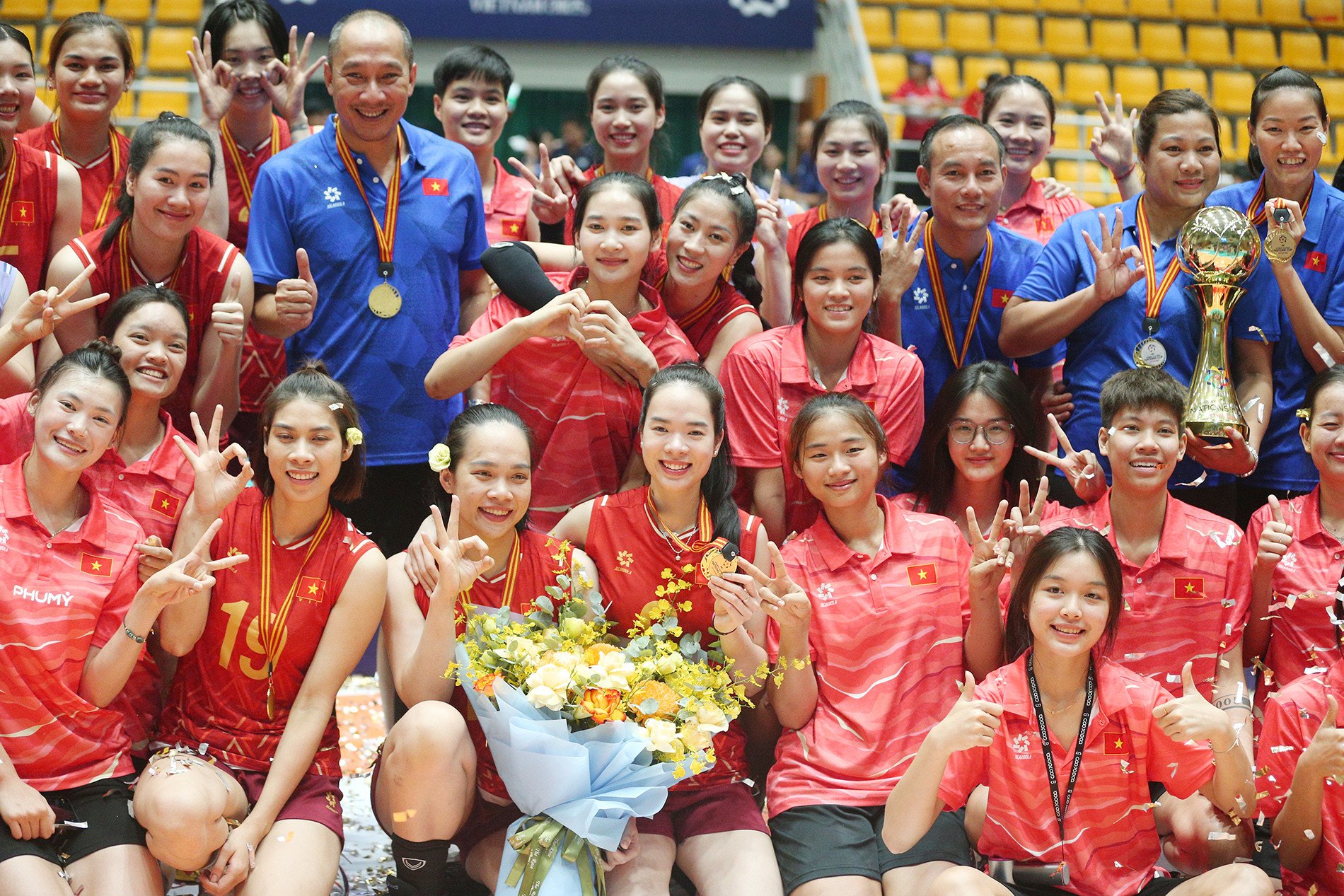 bong chuyen chau a 13.JPG