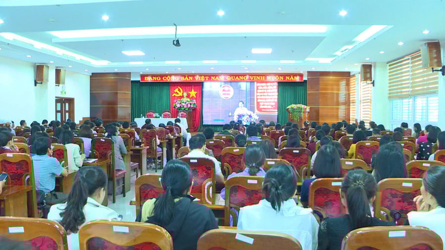 hoi-nghi-tuyen-truyen-pho-bien-chinh-sach-thue-moi-anh-ksor-tuoi.jpg