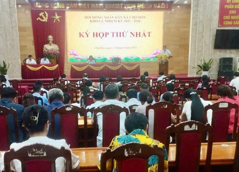 ky-hop-thu-nhat-hdnd-xa-cho-don.jpg