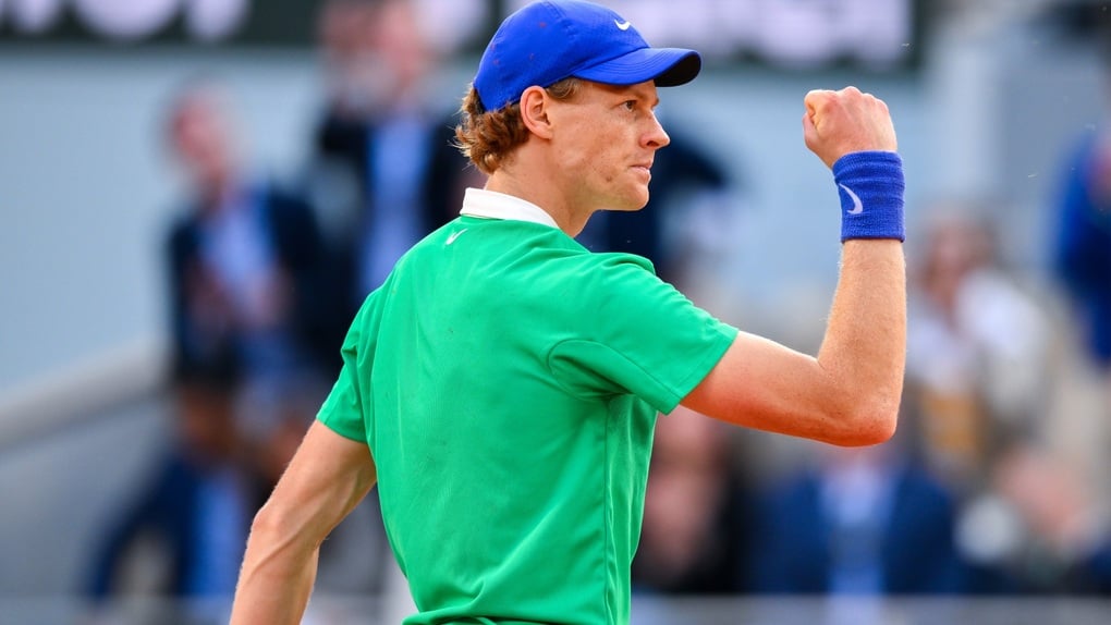 Alcaraz vượt qua vòng 1 Queens Club, Sinner thăng hoa ở Halle Open - 2