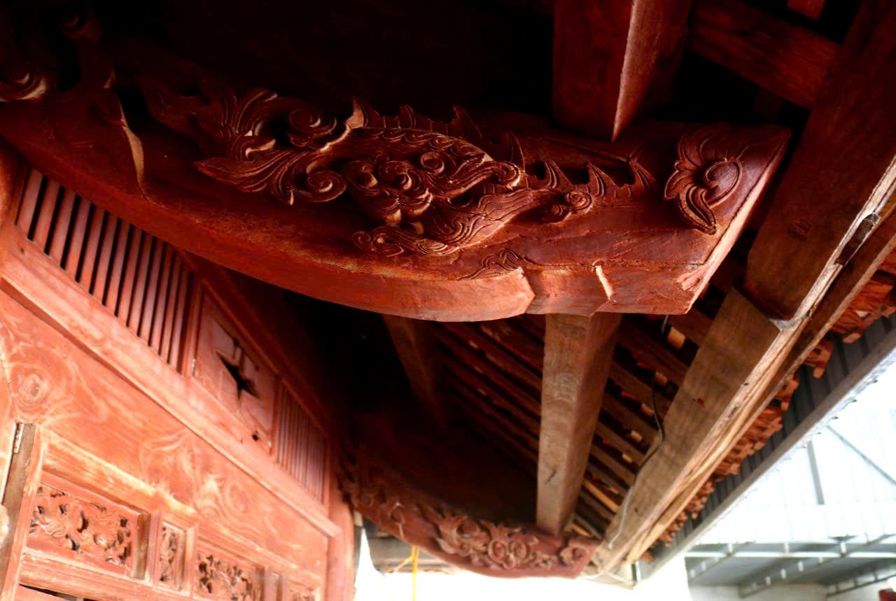 Casa antigua de Ngoc Son: una obra maestra de escultura en un antiguo pueblo a lo largo del río Lam