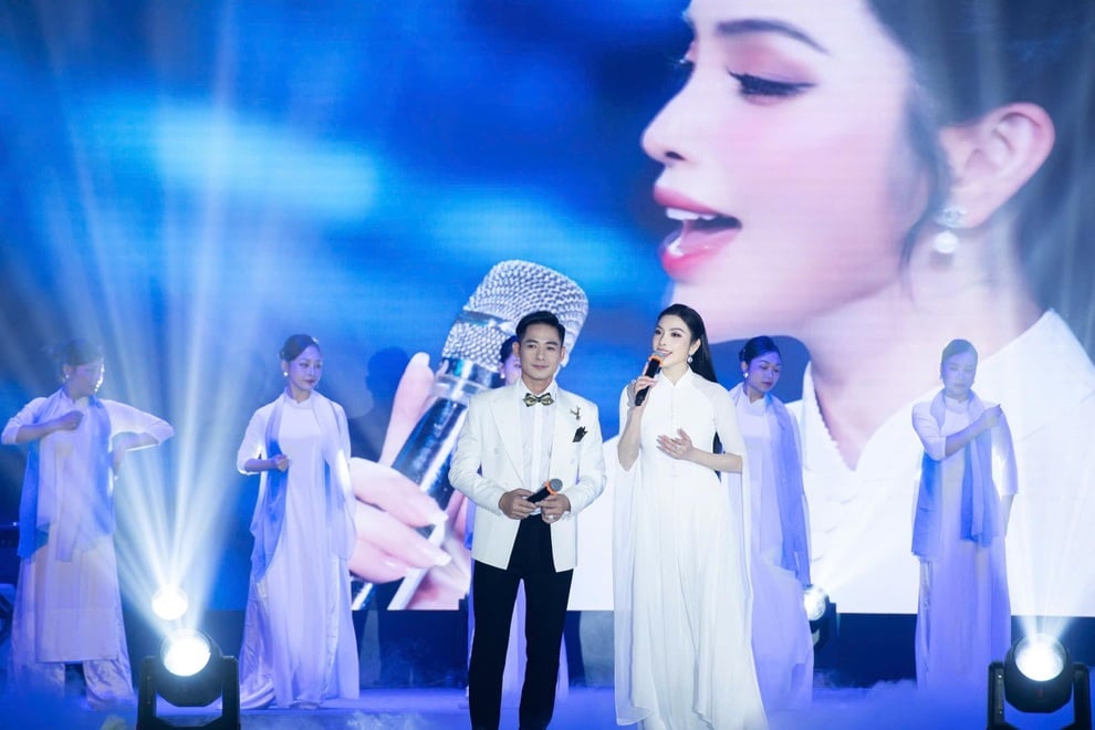 Danh ca Tuấn Vũ song ca cùng Quán quân bolero Nguyễn Ngọc Khánh - 2