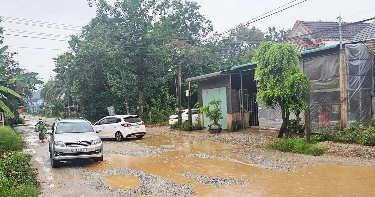 Bình Định: Nhiều đường dân sinh hư hỏng nặng