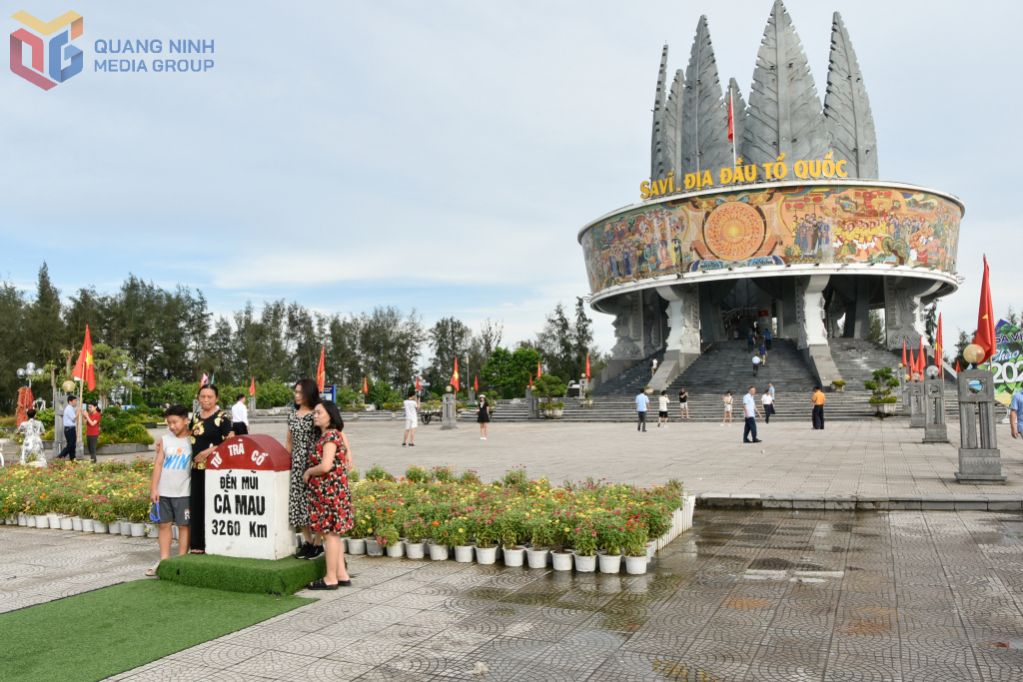 Quảng Ninh xây dựng môi trường du lịch văn minh, an toàn - Ảnh 2.