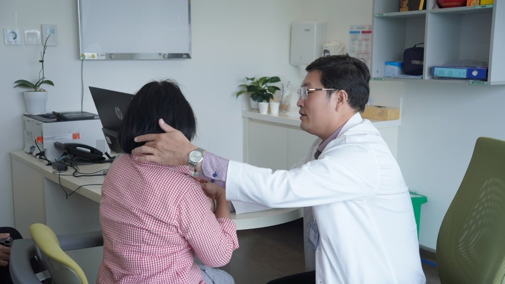 Cắt cơn đau hành hạ từ lưng xuống chân nhờ phẫu thuật nội soi hai cổng (UBE) - 5