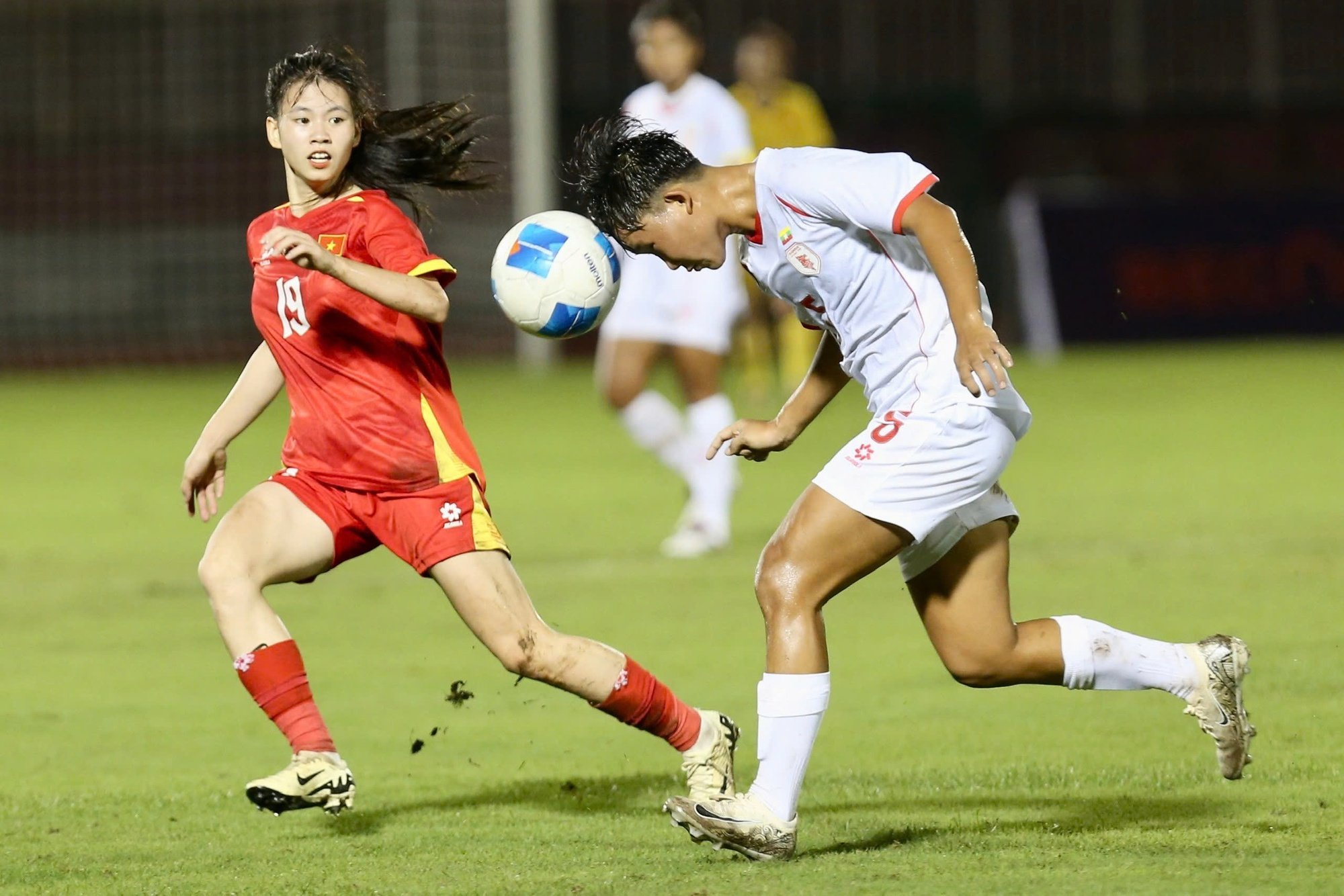 U.19 nữ Việt Nam quyết 'phá dớp' trước người Thái để vô địch Đông Nam Á- Ảnh 1.
