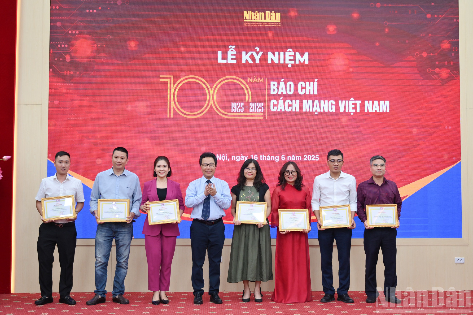 ndo_br_mitting-bao-nhandan-216-6935.jpg