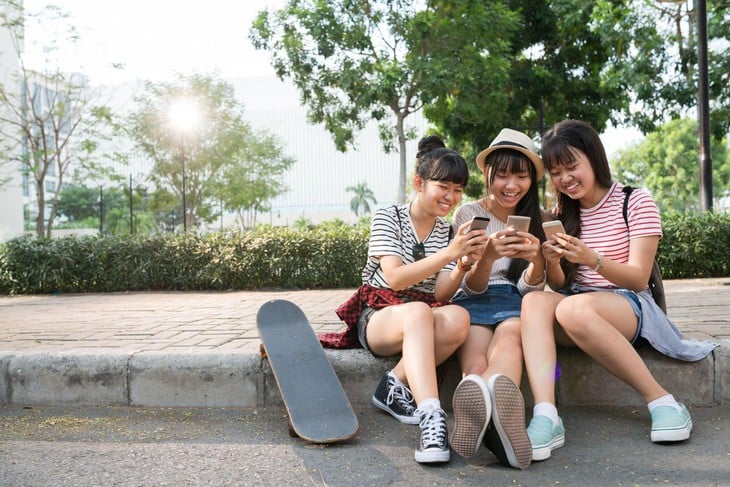 5 môi trường dễ lây bệnh não mô cầu cho thanh thiếu niên - Ảnh 1.
