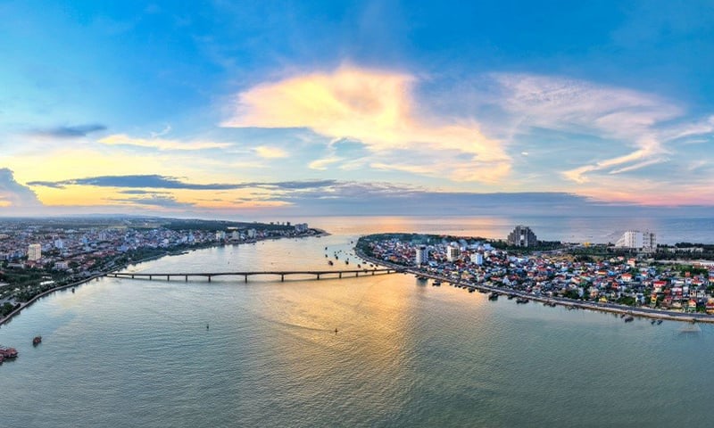 Đôi cánh Đồng Hới.