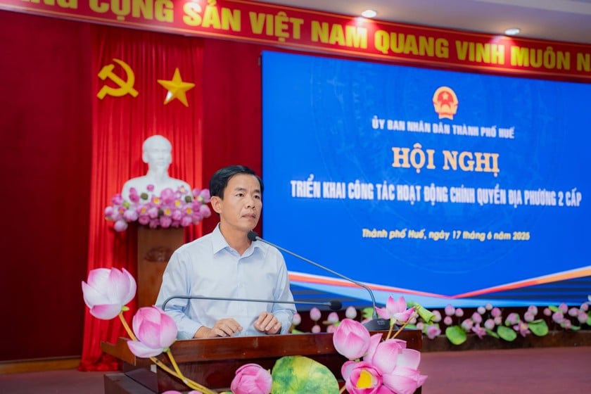 Chủ tịch UBND thành phố Huế Nguyễn Văn Phương phát biểu kết luận hội nghị.