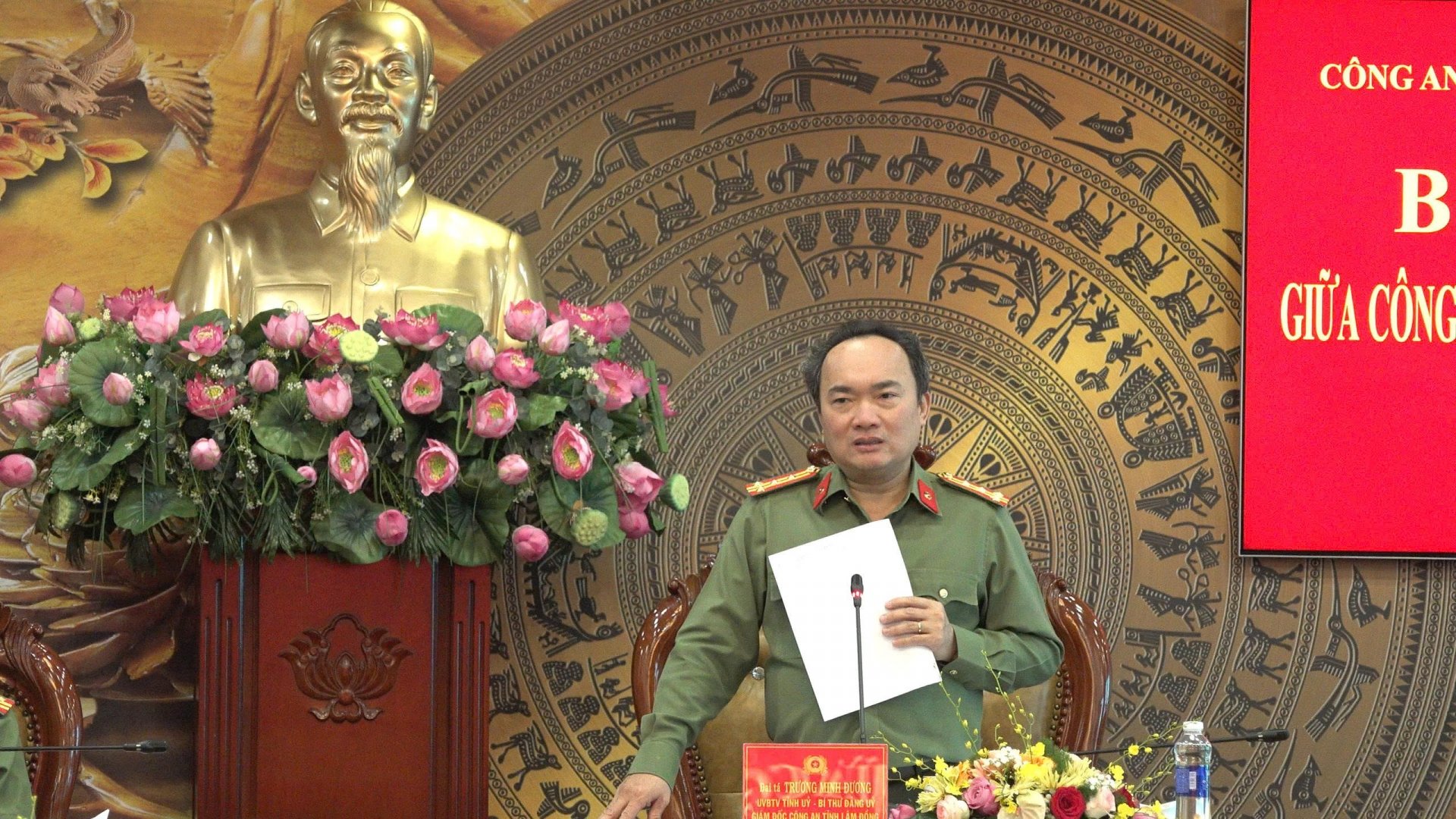 Đại tá Trương Minh Đương - Giám đốc Công an tỉnh Lâm Đồng phát biểu tại buổi làm việc