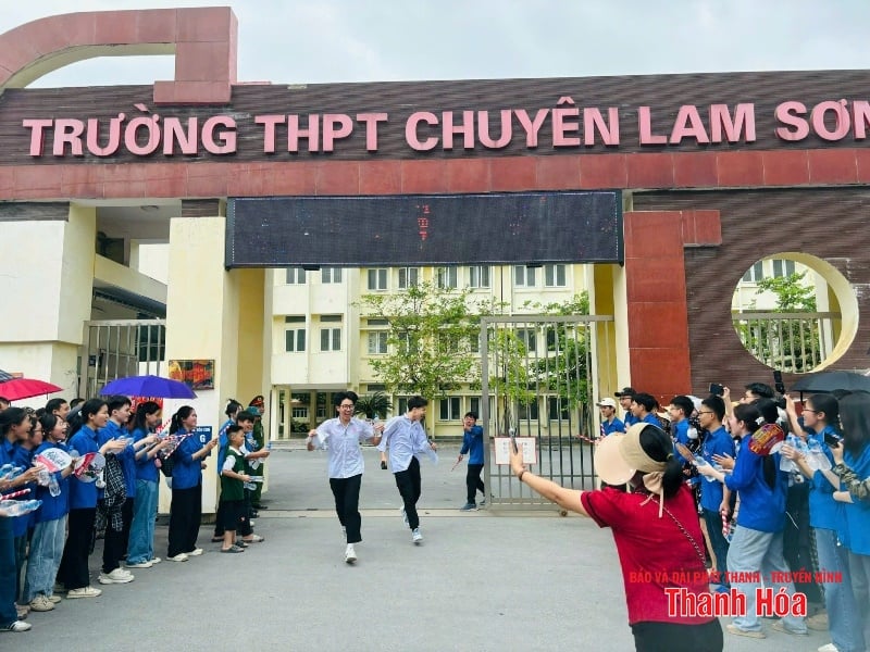 Công bố điểm chuẩn trúng tuyển THPT năm học 2025-2026