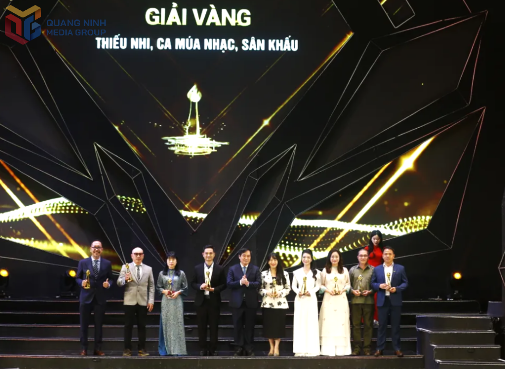 Le 42e Festival national de télévision a récompensé 54 meilleures œuvres avec des prix d'or,