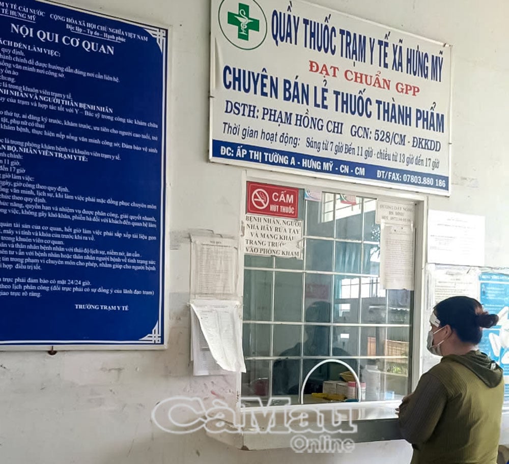 Quy định không hút thuốc lá được niêm yết tại Trạm Y tế xã Hưng Mỹ, huyện Cái Nước.