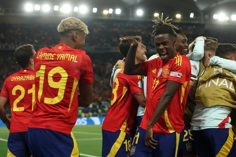 ネーションズリーグでフランスに勝利し、喜びを爆発させるスペインの選手たち。出典：ゲッティイメージズ