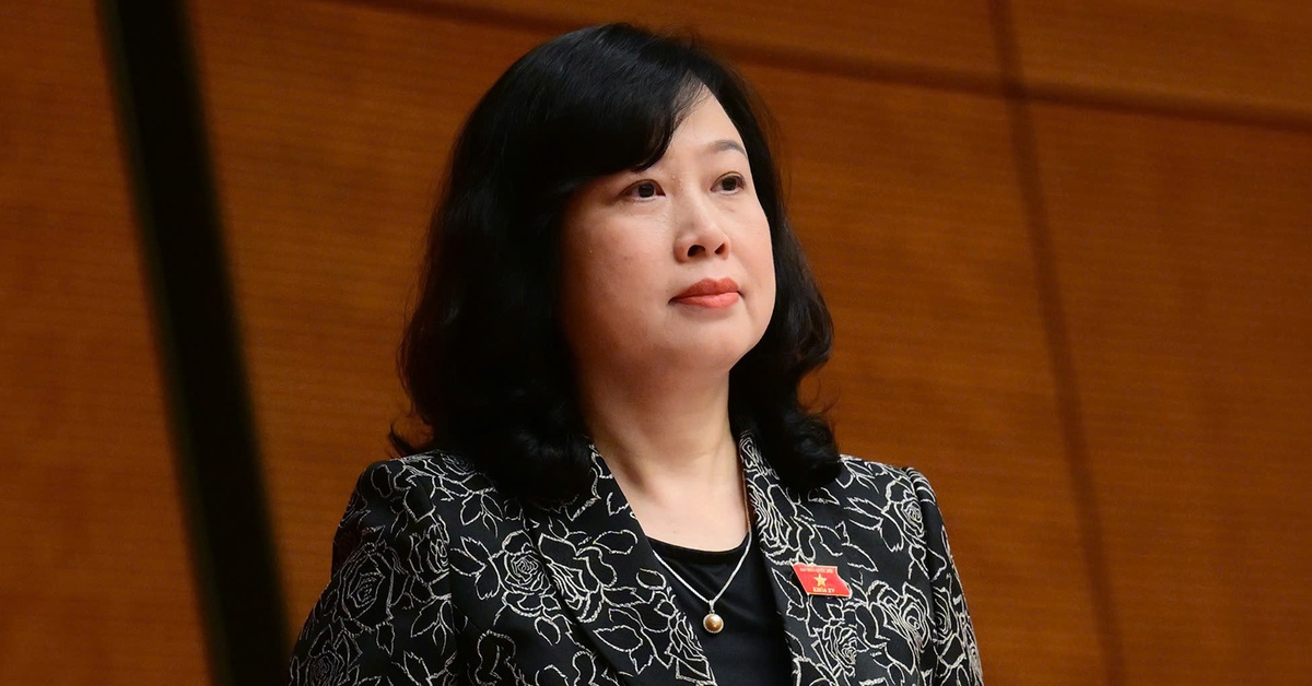 El ministro Dao Hong Lan habla sobre la sobrecarga hospitalaria, los medicamentos falsos y los dulces Kera de Hang Du Muc.