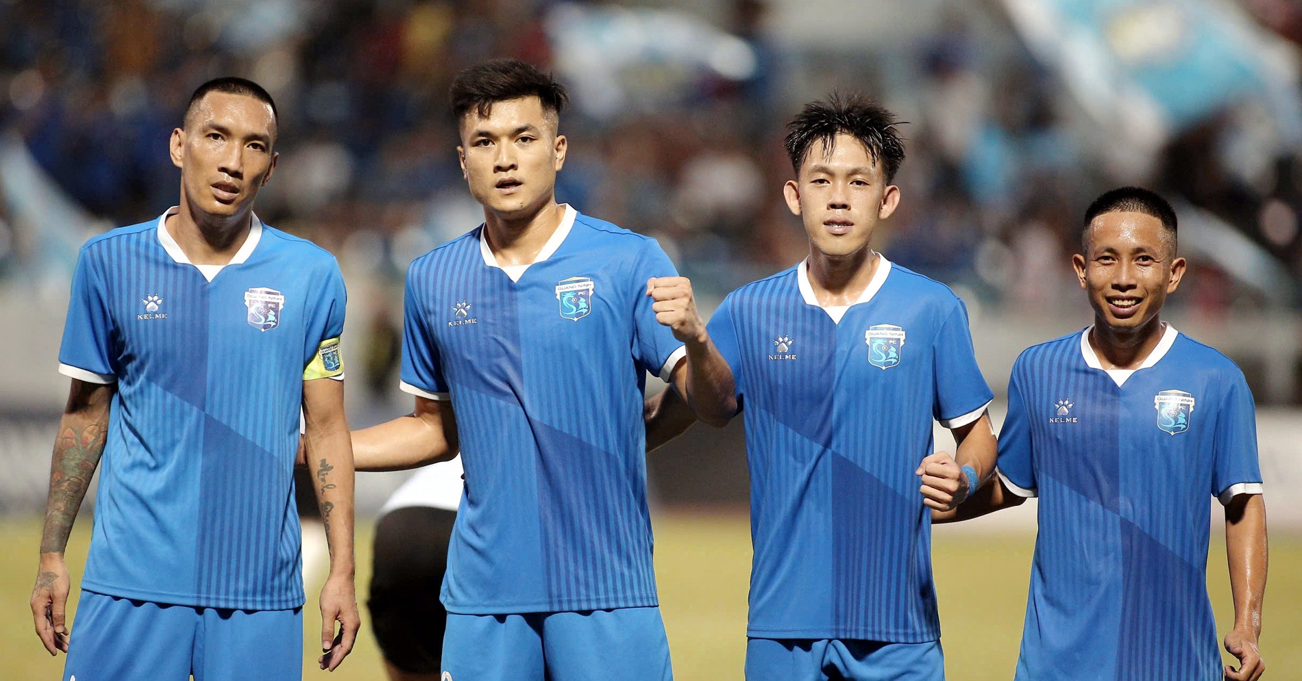 El equipo de Quang Ninh y el entrenador Park Hang Seo asciende a la Primera División