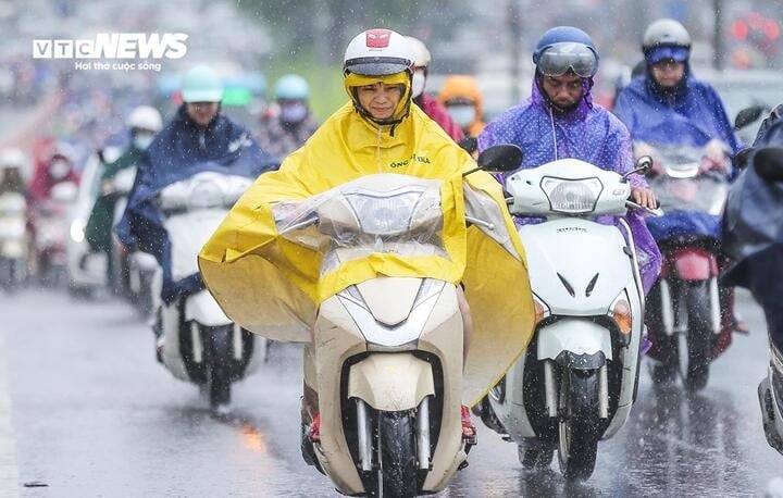 Dự báo thời tiết 10 ngày tới, Bắc Bộ, Nam Bộ mưa kéo dài. (Ảnh minh hoạ: Ngô Nhung)