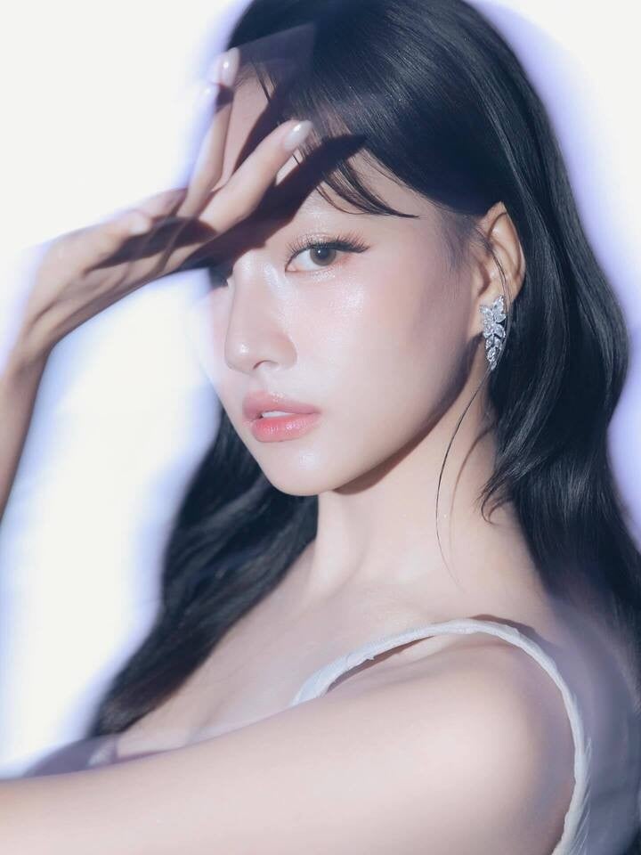 Phương Thanh sở hữu nhan sắc trong trẻo.