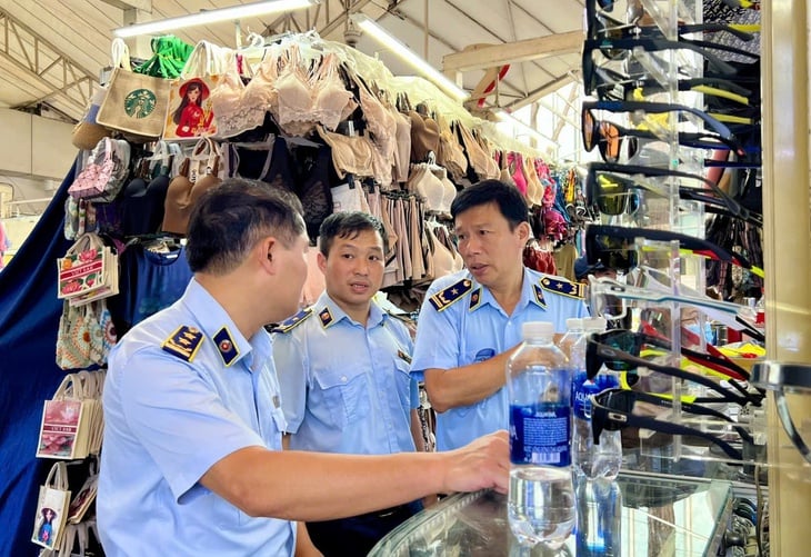 Ho Chi Minh City discovered many large-scale cases of counterfeit production and trade - Photo 1.